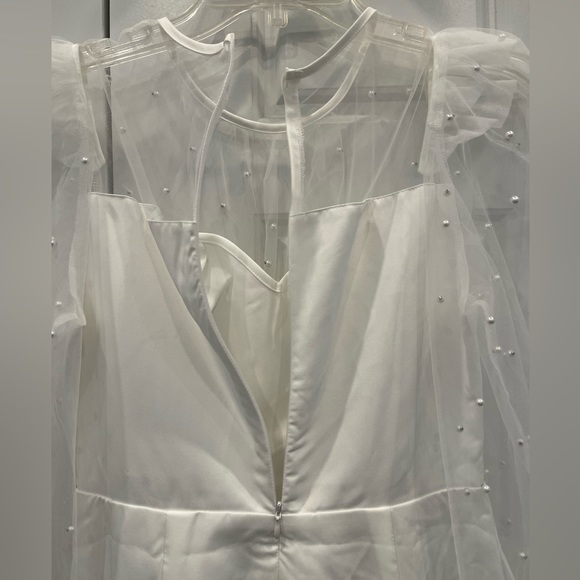 Woman’s White Jumpsuit w/ Tulle Sleeves with Pearls.Wide Leg. Size:Medium NWOT - Picture 9 of 16